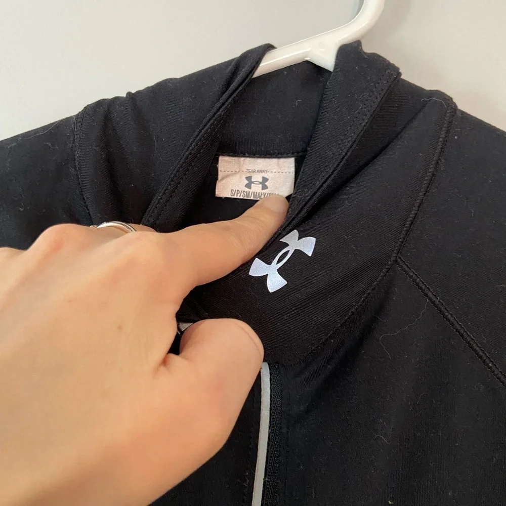 Under Armour Women's Black Long Sleeve Performance Top - Picture 4 of 5